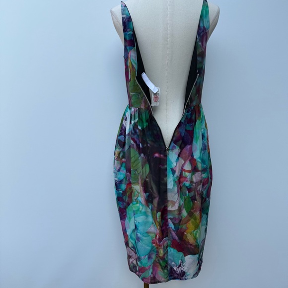 Kelli & Talulah Deep Front/Back V-Neck Silk Multicolor Sleeveless Dress Size M - Picture 5 of 16